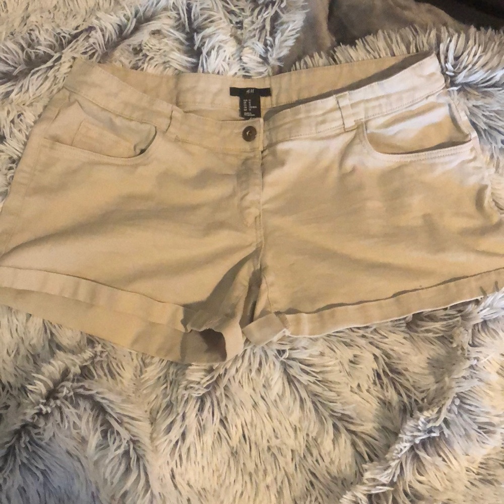 H&M khaki shorts